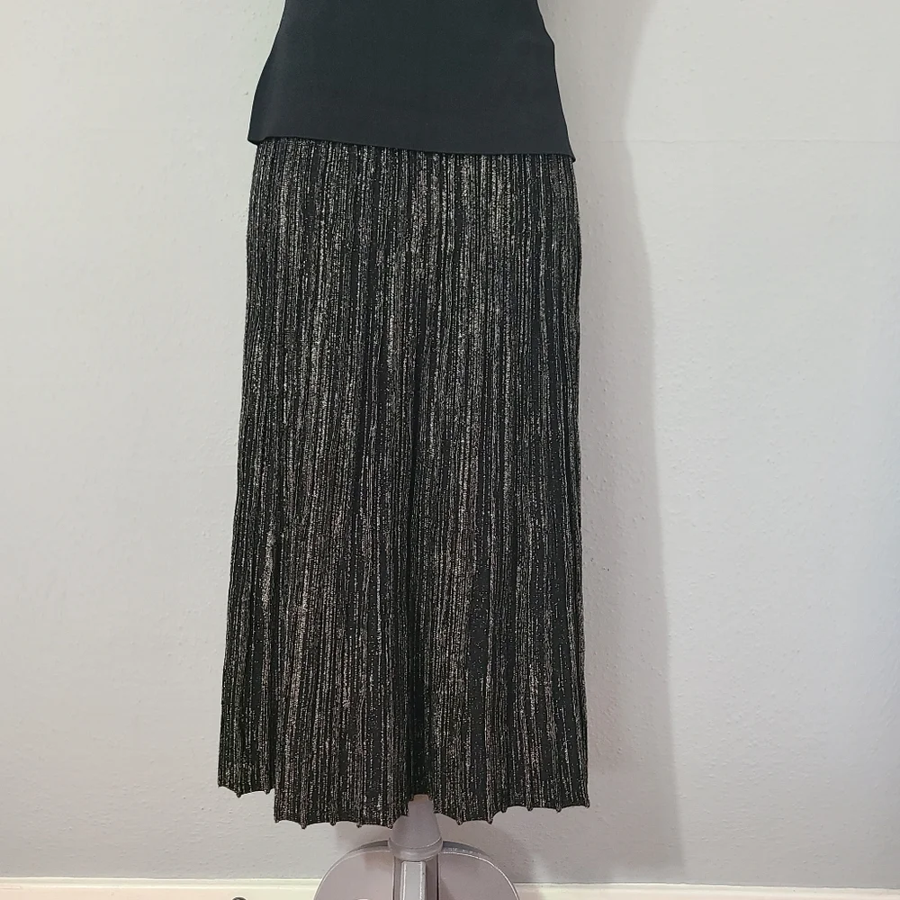 YAL New York Black Pleated Lurex Shimmer Skirt Size Med‎
